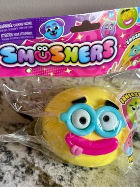 NWT Authentic Smusher Orb Curiosities Smush & Squish Viral TikTok Squishy